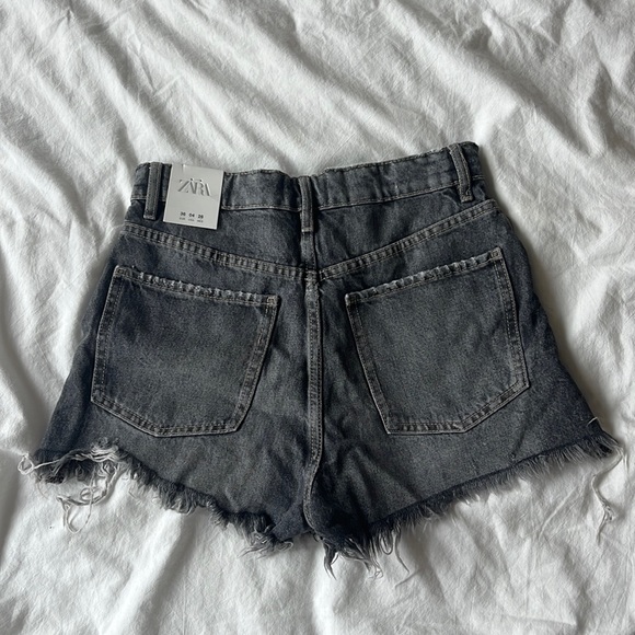 Zara Hi Rise Cutoff Distressed Button Fly Jean Shorts Acid Wash Gray Women's 4 - Picture 3 of 3